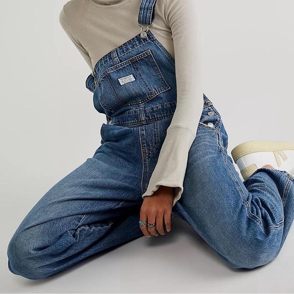 Levi's Vintage-style Overalls - Picture 4 of 4